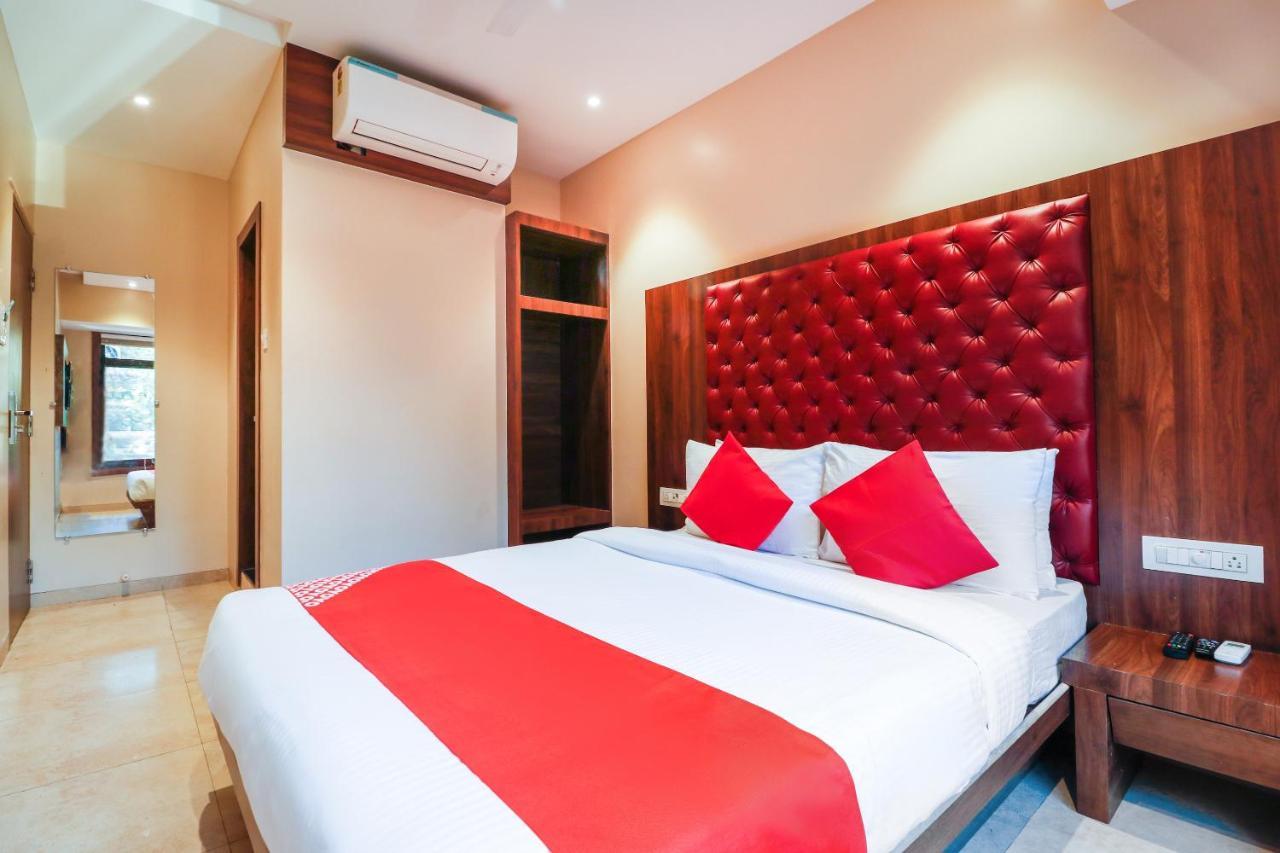 Oyo 70475 Hotel Sea Breeze 孟买 外观 照片