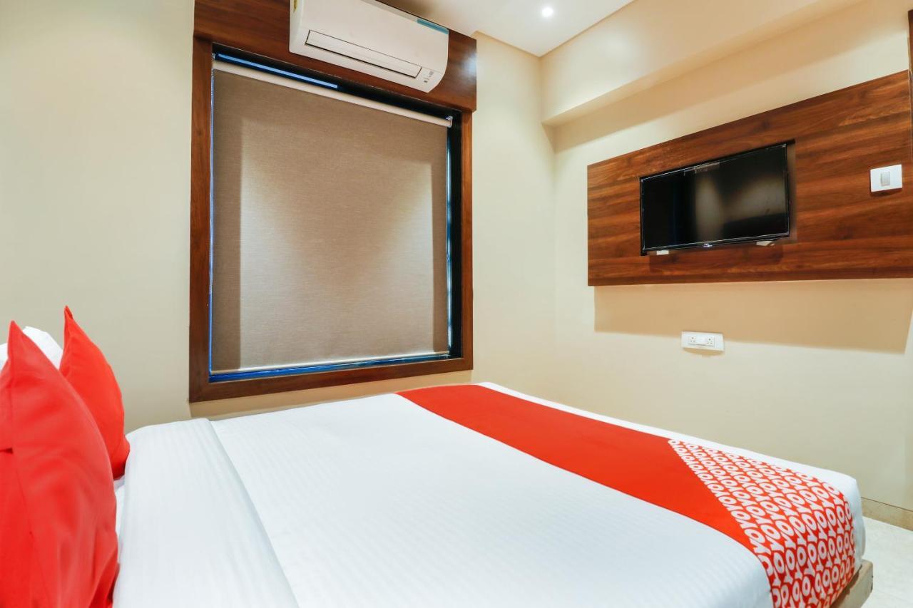 Oyo 70475 Hotel Sea Breeze 孟买 外观 照片